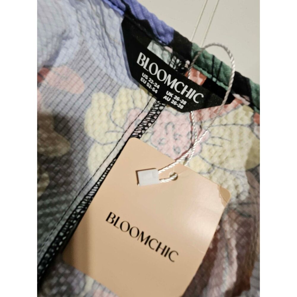 BloomChic NWT Floral Overall Pinafore Dress Size 22-24 Adjustable Strap - Picture 5 of 6